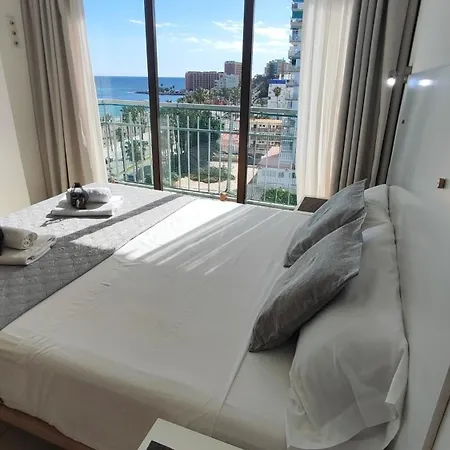 1st Line With Wonderful Sea Views Benalmádena